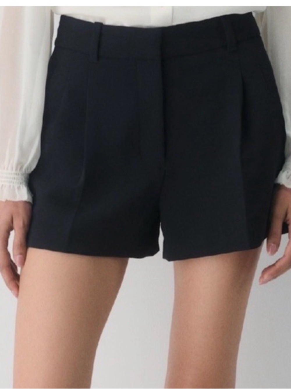 Wilfred Effortless Linen Shorts - NWT